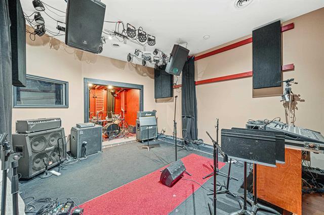 More Photos Of 47-51 Kennedy Blvd, Bayonne Service For Sale