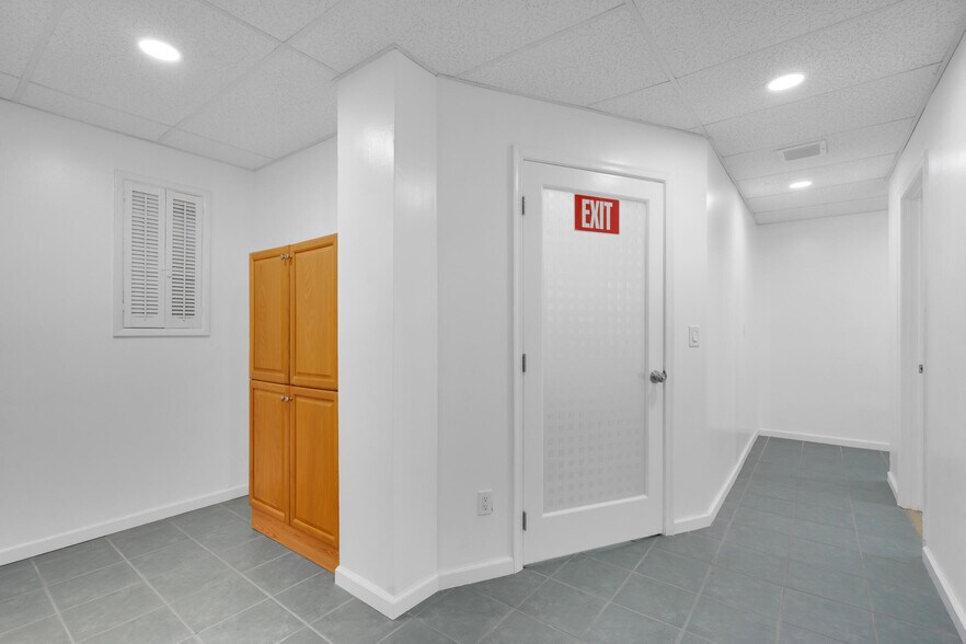 More Photos Of 5565 Columbia Pike, Arlington Multifamily For Sale