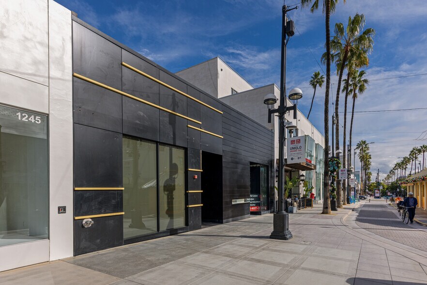 More Photos Of 1245 3rd Street Promenade, Santa Monica Storefront For Lease