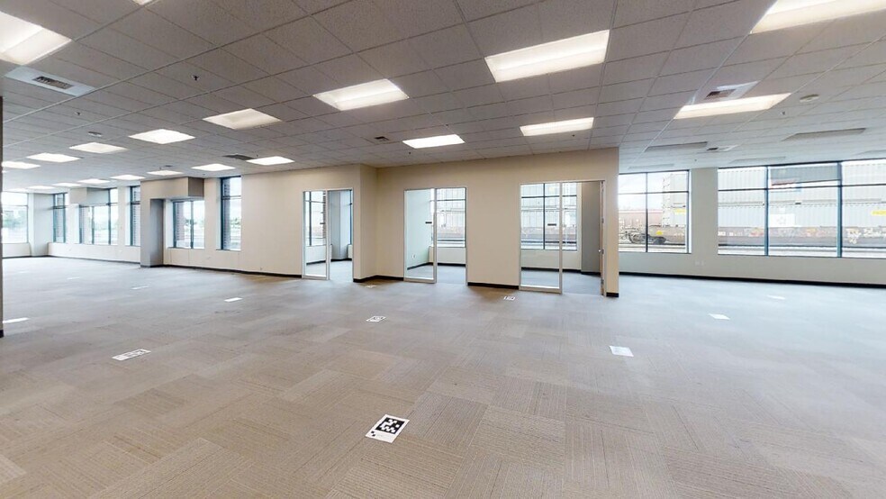 More Photos Of 351 Elliott Ave W, Seattle Unknown For Lease