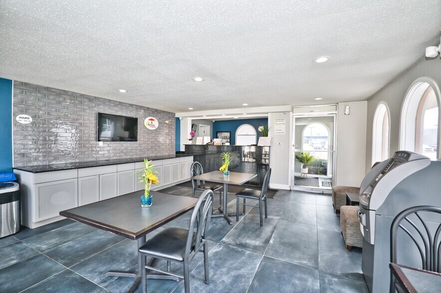 More Photos Of 9110 Waukegan Rd, Morton Grove Hotel For Sale