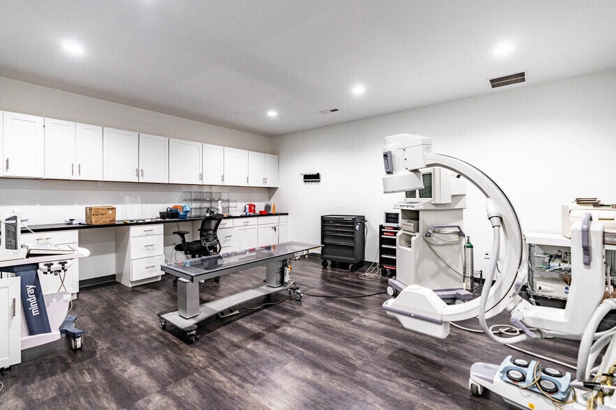 More Photos Of 610 Cave Mill Rd, Bowling Green Medical For Lease