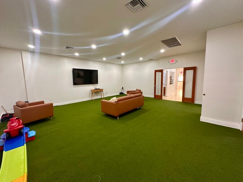 More Photos Of 3764-3790 SW 30th Ave, Fort Lauderdale Warehouse For Sale