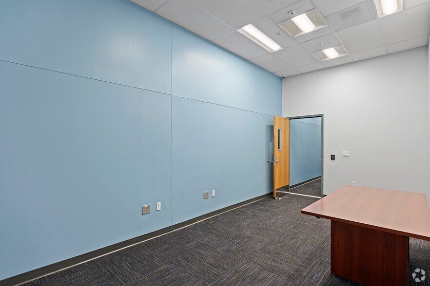 More Photos Of 535-611 W Main St, Alhambra Storefront Retail Office For Lease