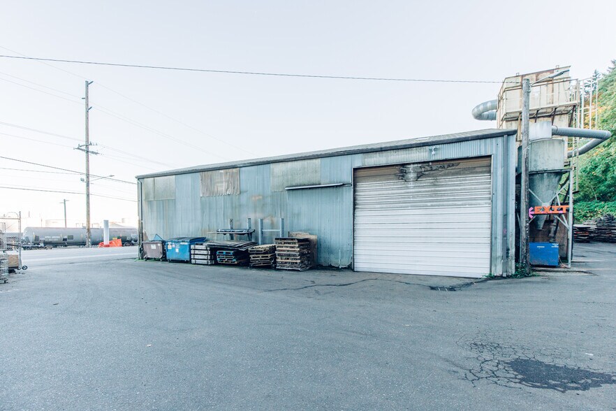 More Photos Of 5165-5275 NW Saint Helens Rd, Portland Manufacturing For Lease