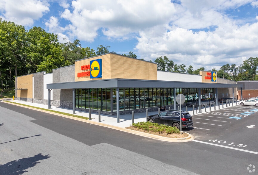More Photos Of 11910-11951 Reisterstown Rd, Reisterstown Unknown For Lease