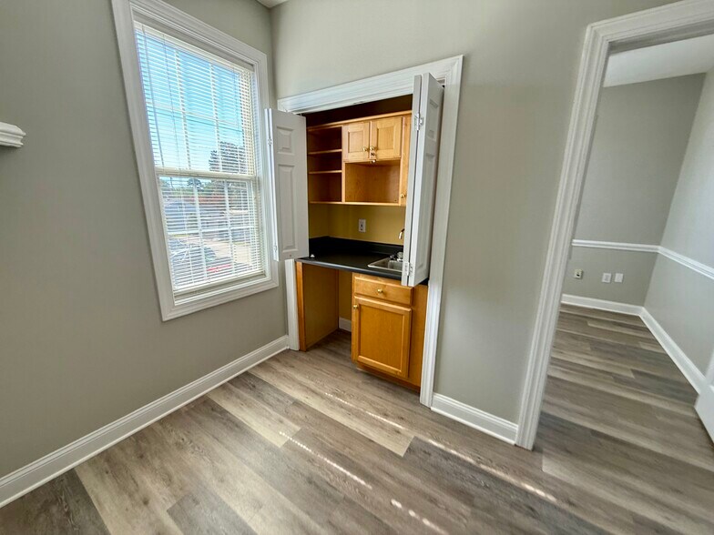 More Photos Of 2915 Raeford Rd, Fayetteville Medical For Lease