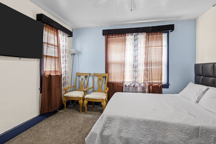 More Photos Of 600 W Broad St, Paulsboro Specialty For Sale