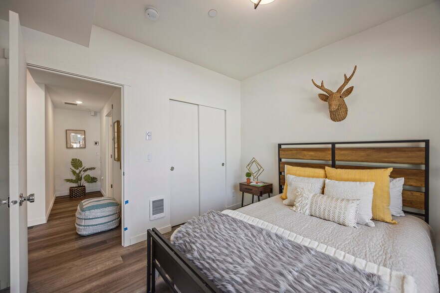 More Photos Of 2152 N 185th St, Shoreline Apartments For Sale