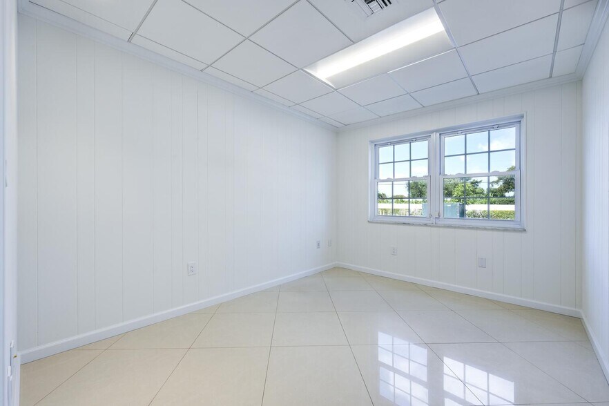 More Photos Of 721 Us Highway 1, North Palm Beach Office For Sale
