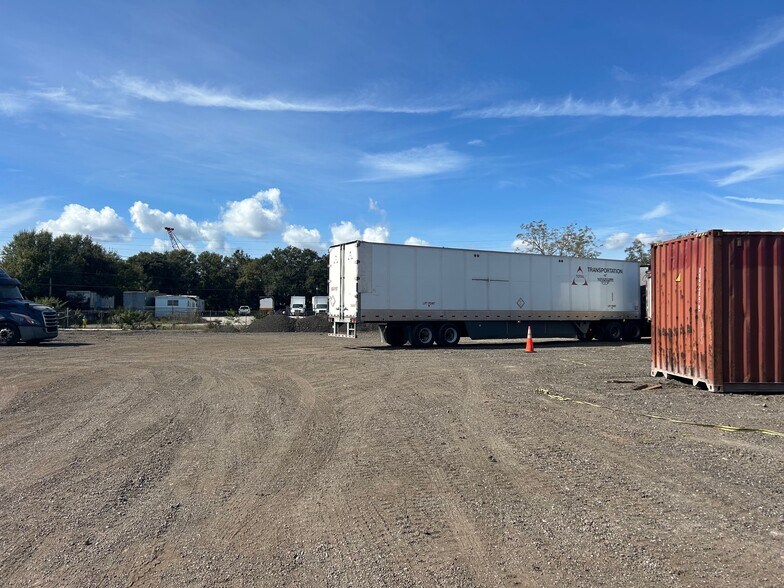 More Photos Of 5403 Causeway Blvd, Tampa Land For Lease