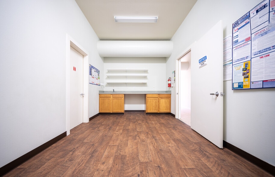 More Photos Of 33845 E 99 Hwy, Tangent Self Storage For Sale