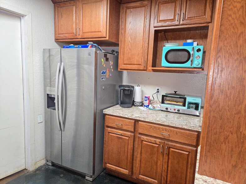 More Photos Of 4300 N State St, Ukiah Flex For Sale