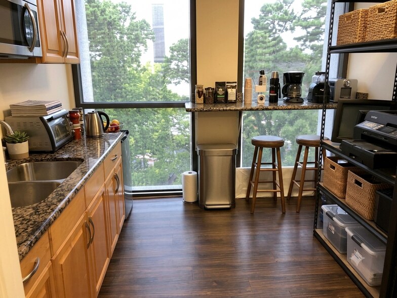 More Photos Of 2450 Hollywood Blvd, Hollywood Loft Creative Space For Sale