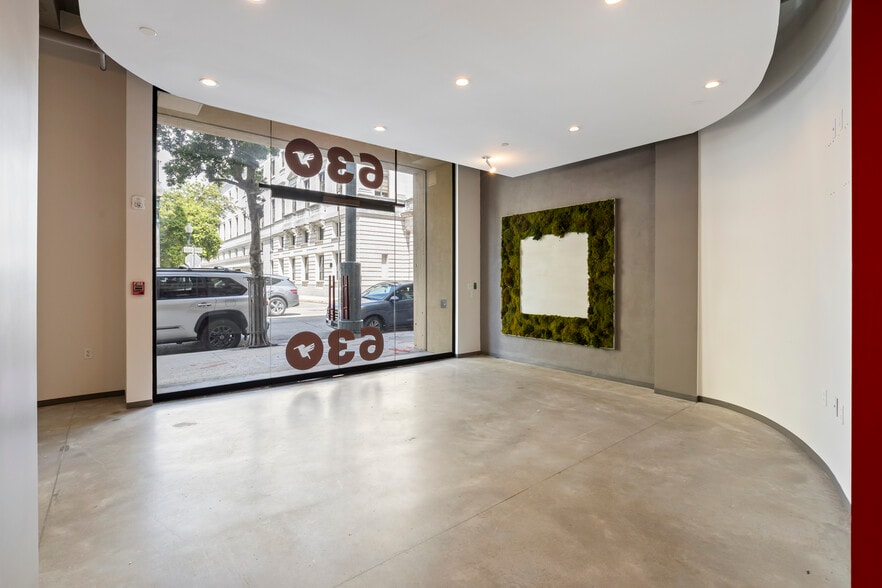 More Photos Of 640 Magazine St, New Orleans Hospitality For Lease