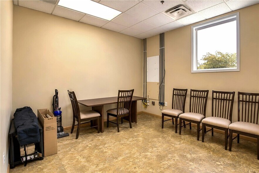 More Photos Of 1510 Blue Ridge Blvd, Seneca Storefront Retail Office For Sale