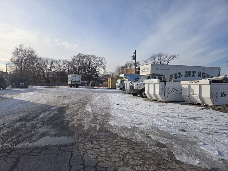 More Photos Of 2740 Manheim Rd, Melrose Park Veterinarian Kennel For Lease