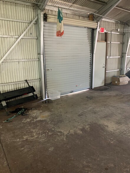 More Photos Of 11118 S Cleveland Ave, Fort Myers Warehouse For Lease