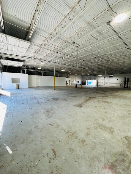 More Photos Of 810 NW 1st Ave, Boca Raton Warehouse For Lease