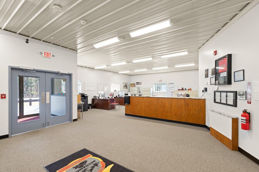 More Photos Of 109 Towle Farm Rd, Hampton Industrial For Sale