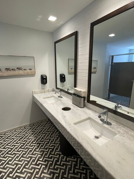 More Photos Of 1227 W Magnolia Ave, Fort Worth Office For Lease