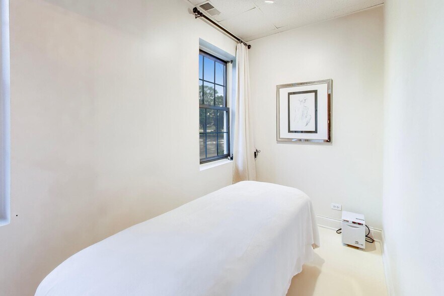 More Photos Of 290 N Rand Rd, Lake Zurich Medical For Lease
