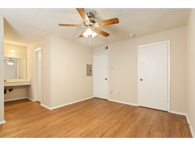More Photos Of 5506 Kingman St, Waco Apartments For Sale
