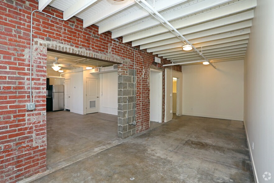 More Photos Of 615 Ferry St, Lafayette Apartments For Sale