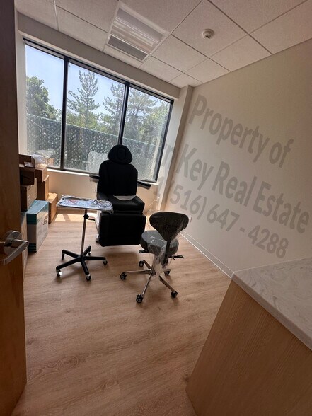 More Photos Of 1000 Northern Blvd, Great Neck Medical For Lease