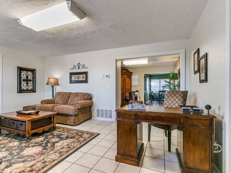 More Photos Of 16446 NE 23rd St, Choctaw Office Residential For Sale