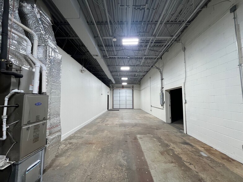 More Photos Of 612 Gravelly Hollow Rd, Medford Warehouse For Lease