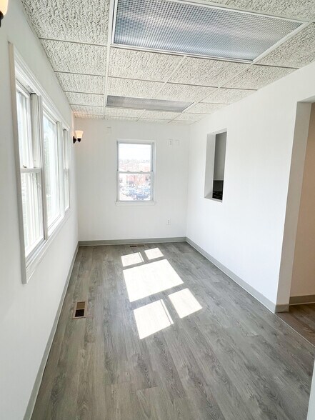 More Photos Of 51 Elm St, Huntington Office Residential For Lease