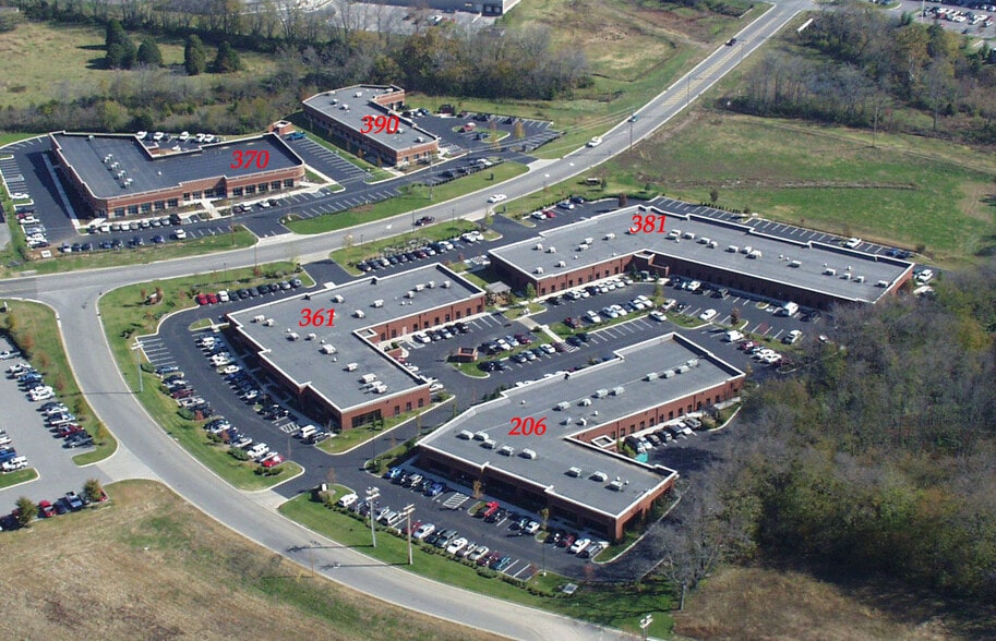 More Photos Of 206 Gothic Ct, Franklin Office For Lease