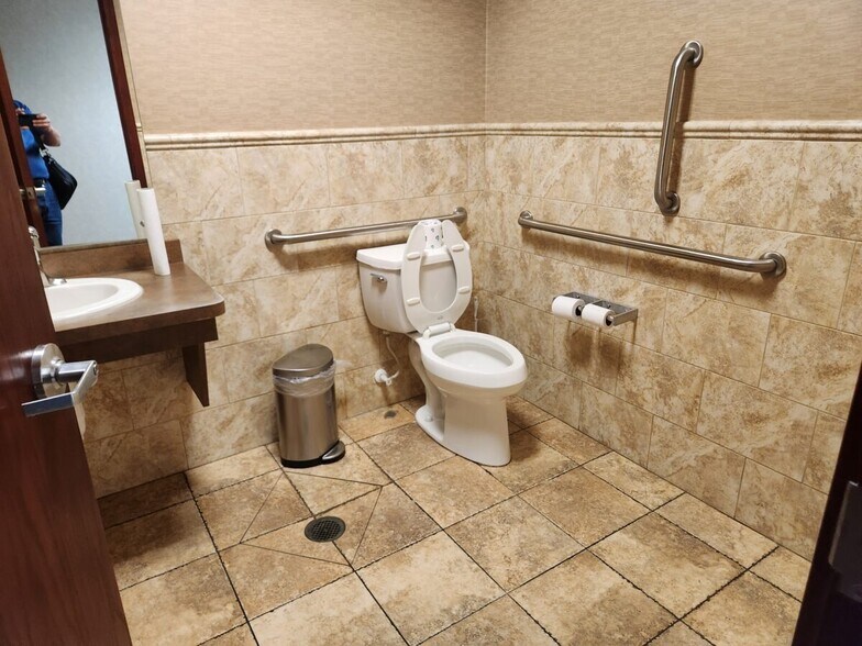 More Photos Of 3340 Sherman Ct, Eagan Medical For Sale