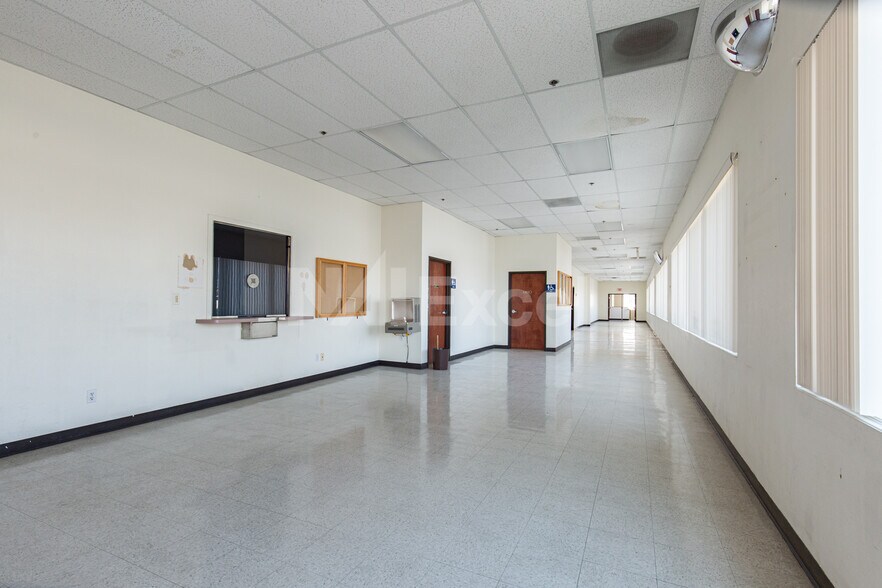 More Photos Of 3365 Pepper Ln, Las Vegas Loft Creative Space For Sale