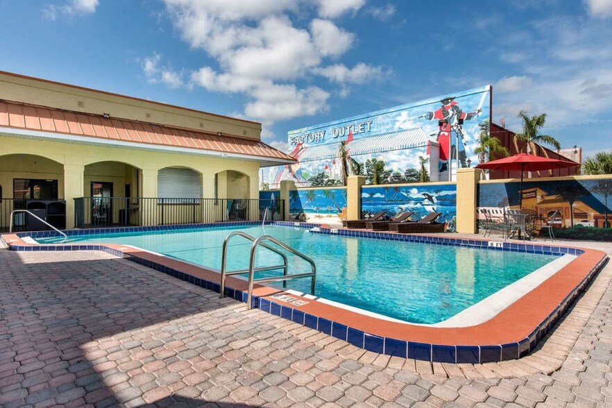 More Photos Of 4985 W Irlo Bronson Memorial Hwy, Kissimmee Hotel For Sale