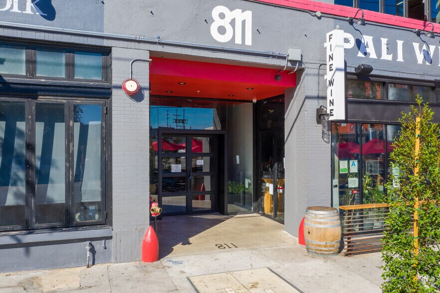 More Photos Of 811-815 Traction Ave, Los Angeles Loft Creative Space For Lease