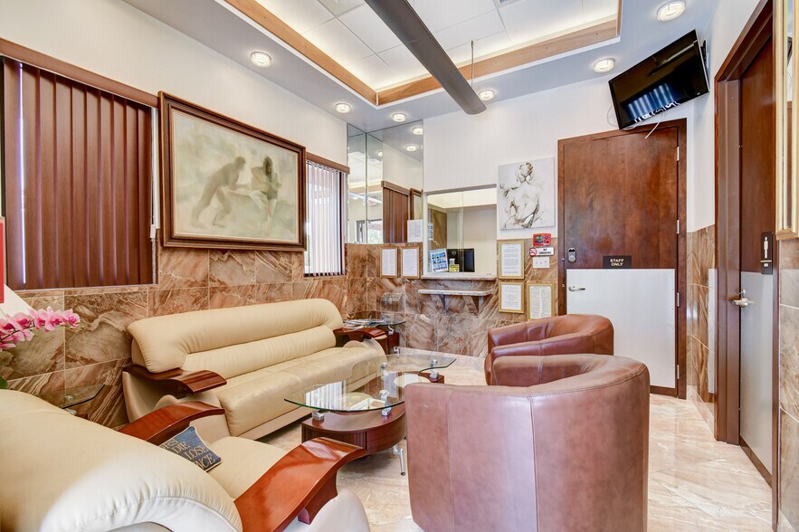 More Photos Of 2314 Seacrest Blvd, Boynton Beach Medical For Lease