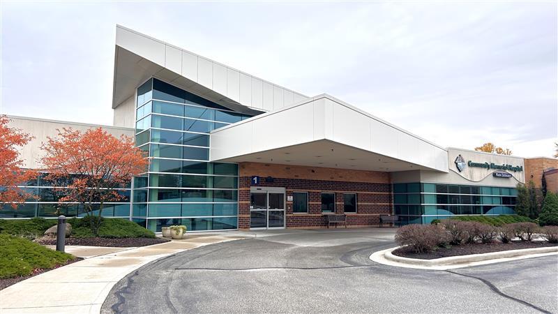 Primary Photo Of 208 Columbus St, Hicksville Hospital For Sale