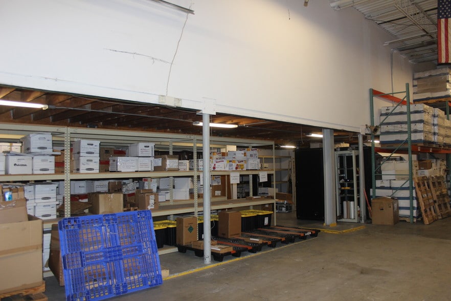 More Photos Of 130 Lenox Ave, Stamford Warehouse For Sale