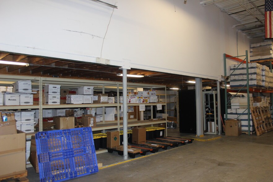 More Photos Of 130 Lenox Ave, Stamford Warehouse For Sale
