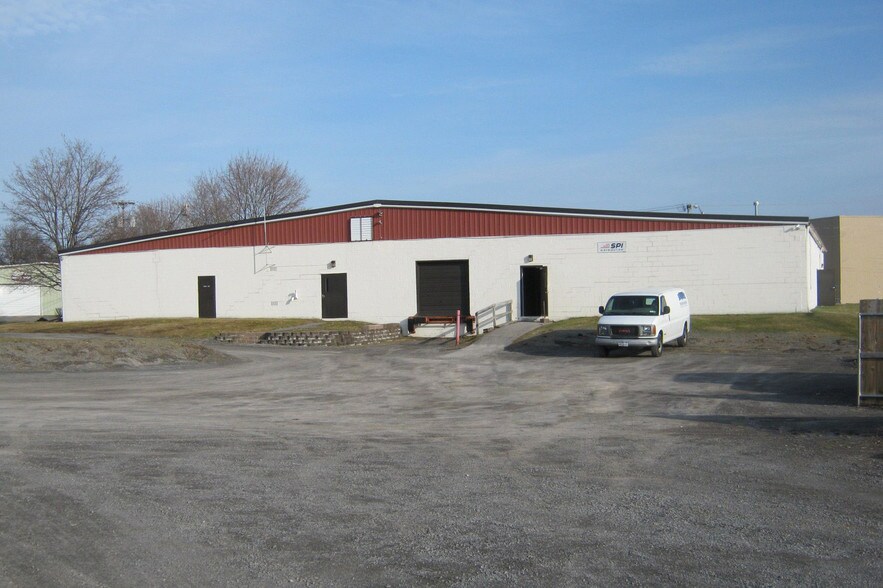 More Photos Of 101 Lincoln Pky, East Rochester Light Manufacturing For Lease
