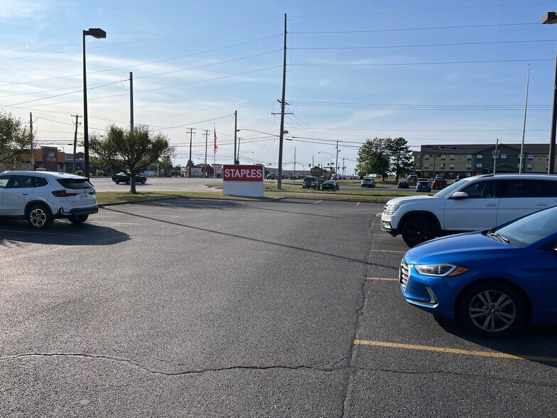 More Photos Of 9374 State Route 14, Streetsboro Storefront Retail Office For Lease