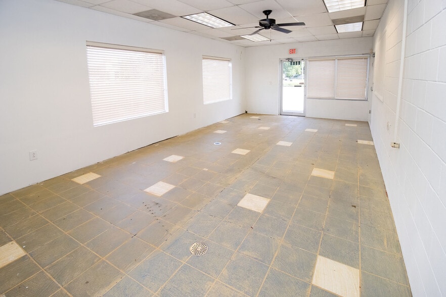 More Photos Of 4115 E Morgan Ave, Evansville Storefront For Sale