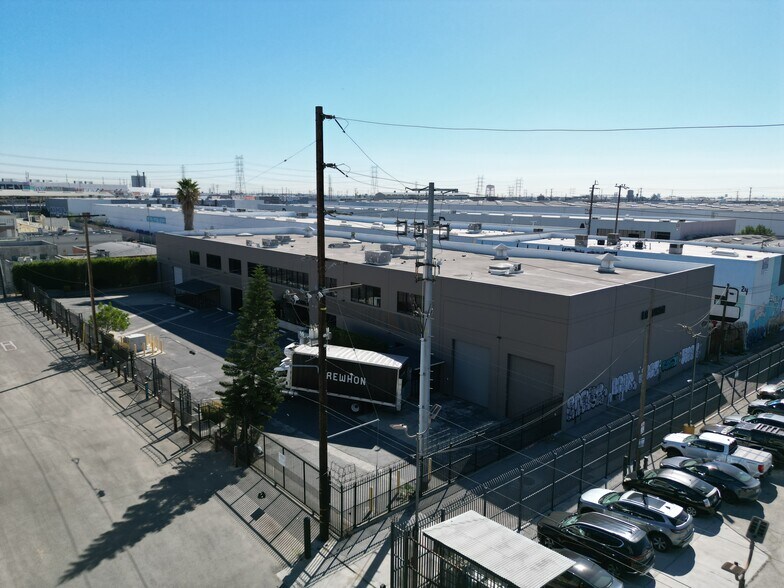 More Photos Of 2430-2438 E 11th St, Los Angeles Warehouse For Lease