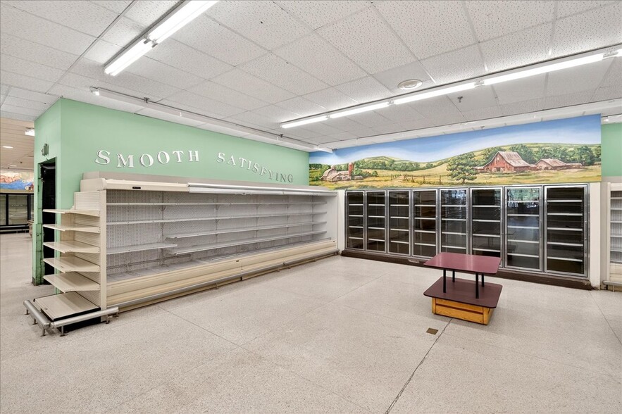More Photos Of 4634-4639 Gravois Rd, House Spgs, House Springs Supermarket For Lease