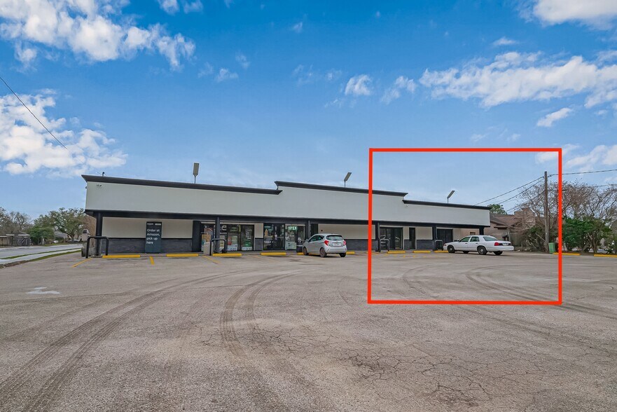 Primary Photo Of 2005 Ward Rd, Baytown General Retail For Sale