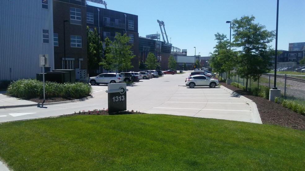 More Photos Of 1313 Cuming St, Omaha Apartments For Lease