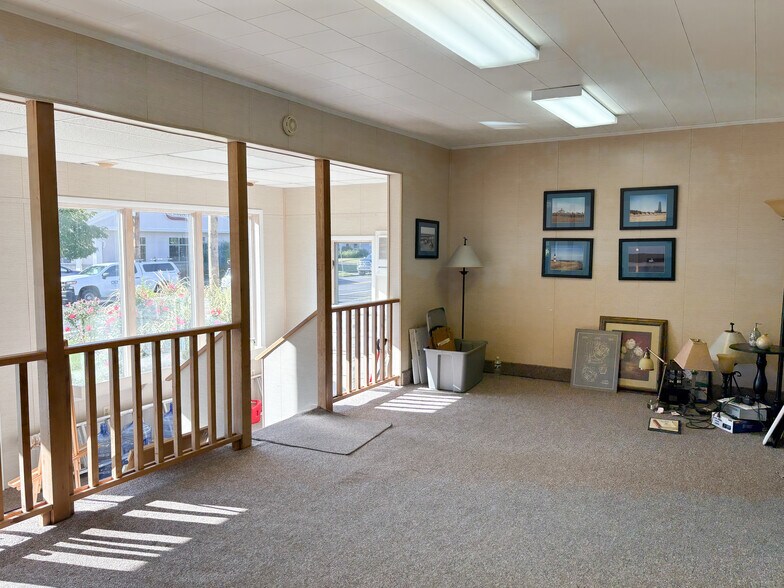 More Photos Of 417 Albany Ave, Kingston Office For Sale