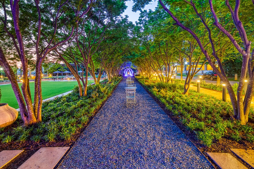 More Photos Of 1001 Summit Blvd, Atlanta Unknown For Lease